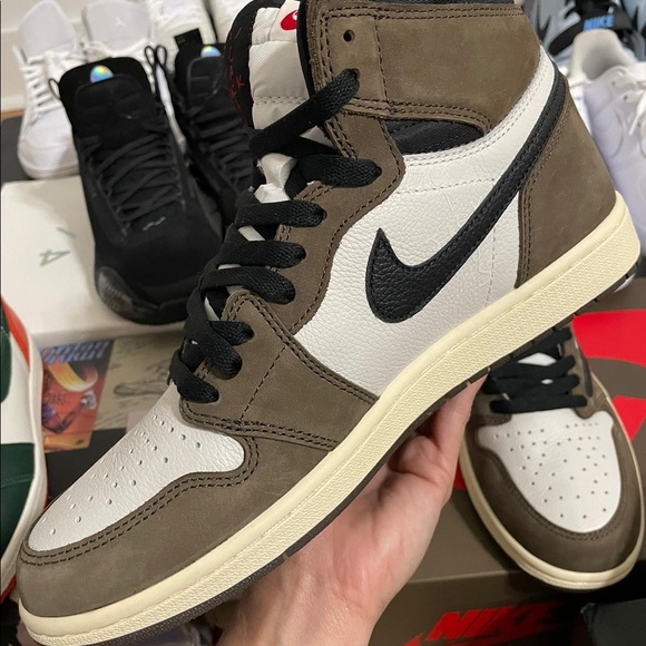 harga nike travis scott original